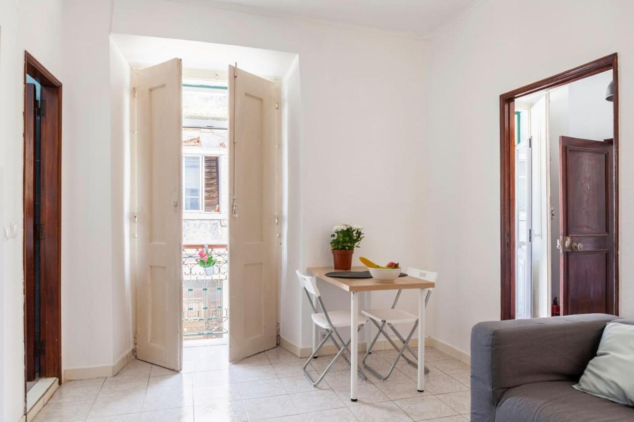 2 Bedroom Apartment For 4 People With Free Public Parking Lisboa Exterior foto