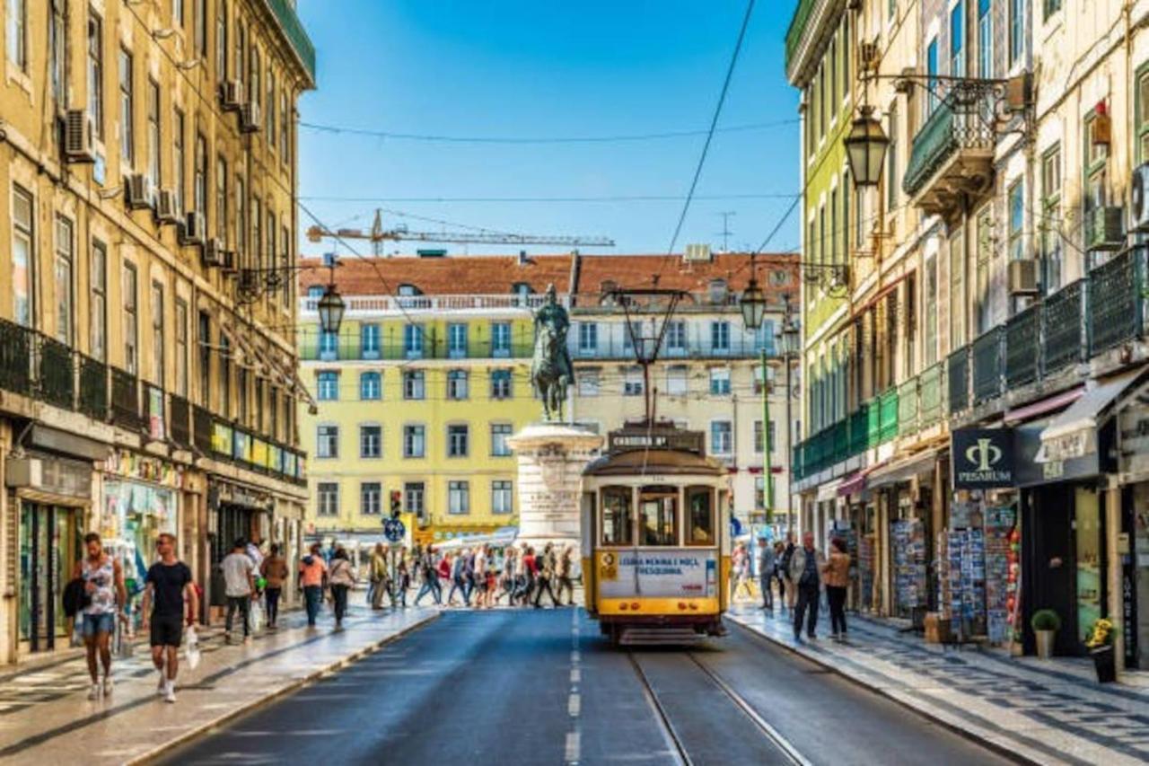 2 Bedroom Apartment For 4 People With Free Public Parking Lisboa Exterior foto