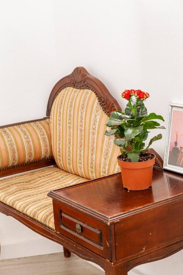 2 Bedroom Apartment For 4 People With Free Public Parking Lisboa Exterior foto